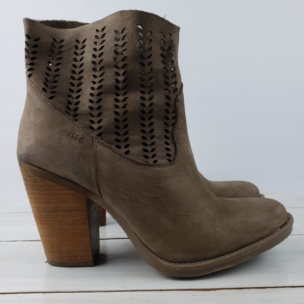 422gap Musse and Cloud AVALY laser cut stacked heel ankle booties 10